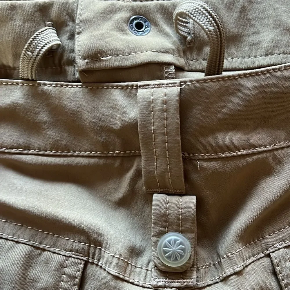 EXCELLENT CONDITION WOMEN’S SIZE 2 ATHLETA LOW RISE DIPPER CARGO BOOTCUT PANTS